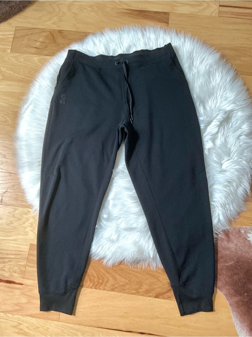 On Running Black Men's Joggers with Drawstring Waist Size XXL - Picture 2 of 6